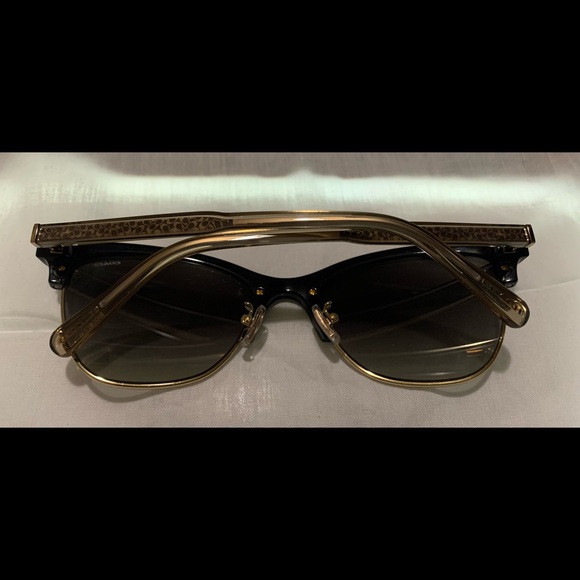 New Coach Sunglasses - Picture 2 of 2